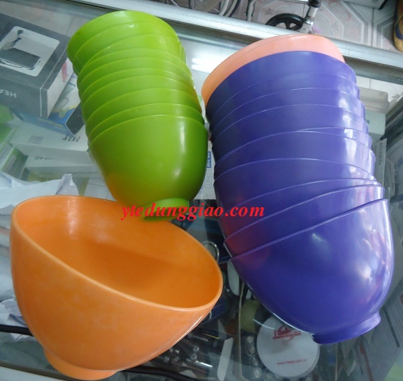 Bát nhựa dẻo để chộn mặt nạ